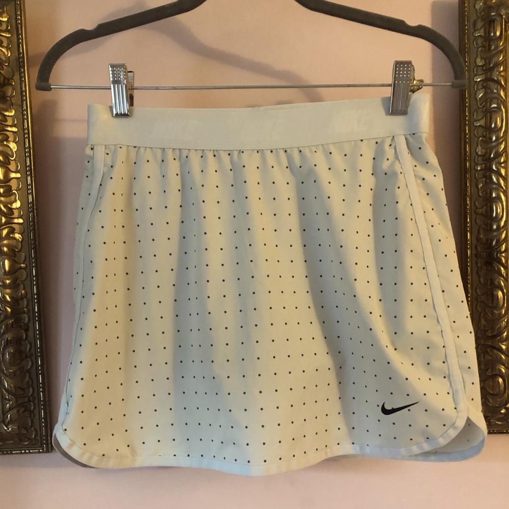 Nike Tenis Skirt (white with gray polka dots) | built in shorts